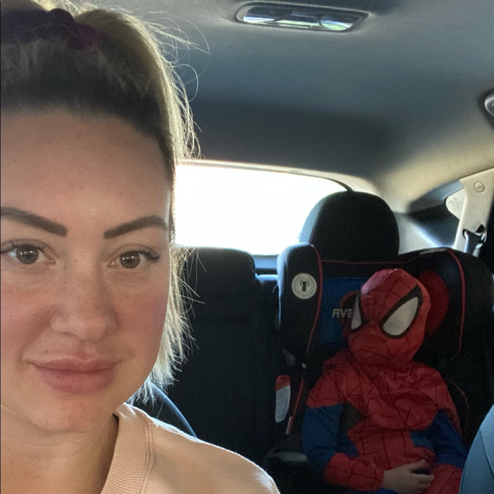 Meet your Posher, Danielle